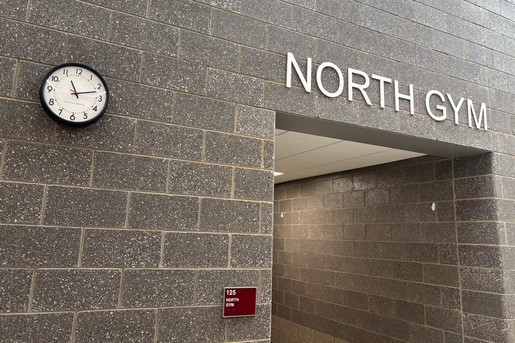 Expansive School District Standardizes on Wireless Clock Systems